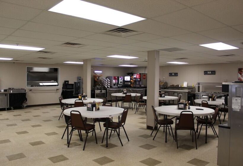 Отель Target Hospitality Kermit North Lodge