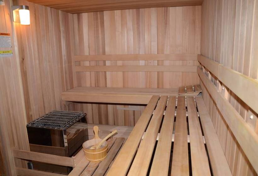 בית מלון כפרי Target Hospitality Watford City Lodge