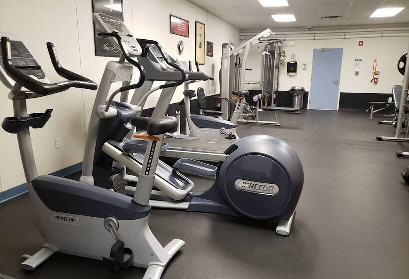 فندق Target Hospitality Watford City Lodge