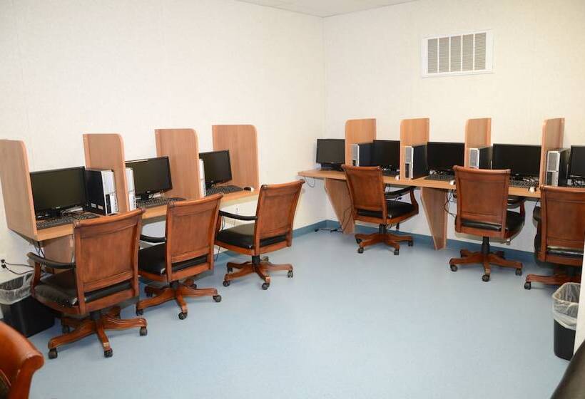 فندق Target Hospitality Williams County Lodge