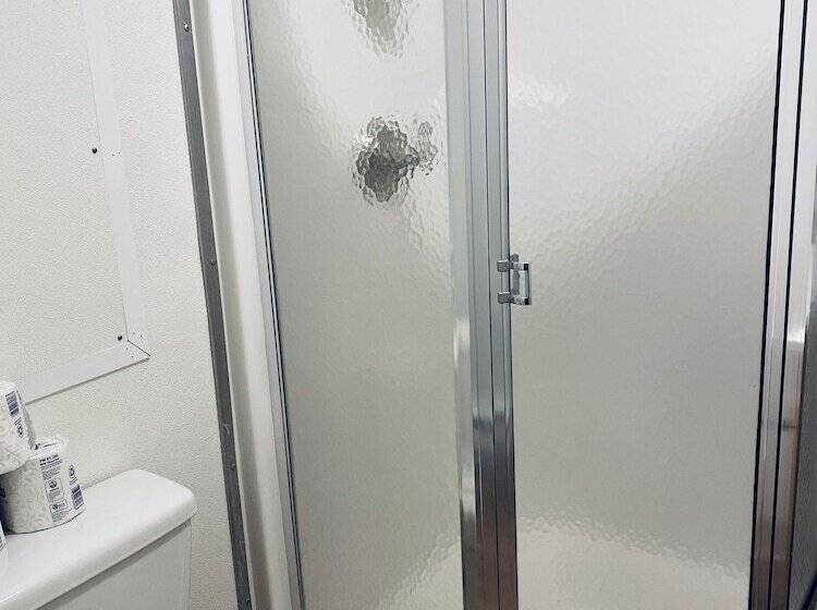 فندق Target Hospitality Williams County Lodge