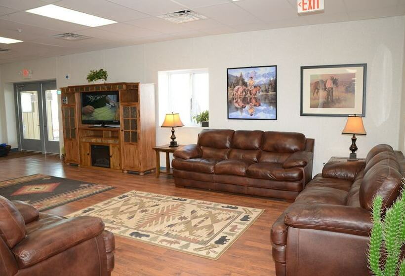 בית מלון כפרי Target Hospitality Watford City Lodge