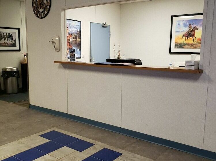 فندق Target Hospitality Watford City Lodge