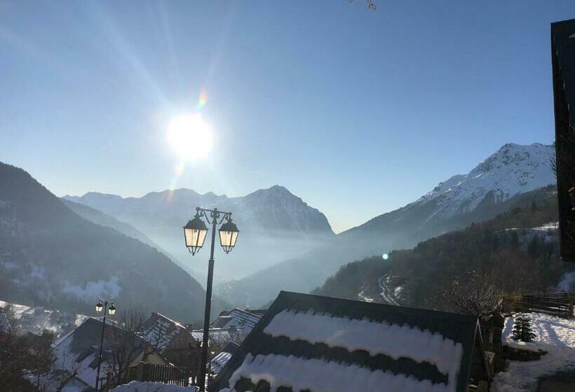 Отель Le V De Vaujany