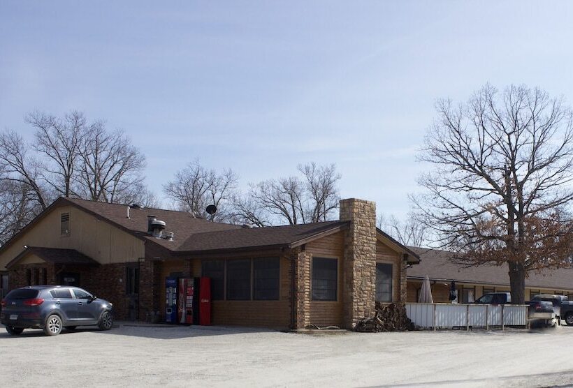 モーテル Hidden Lake Resort