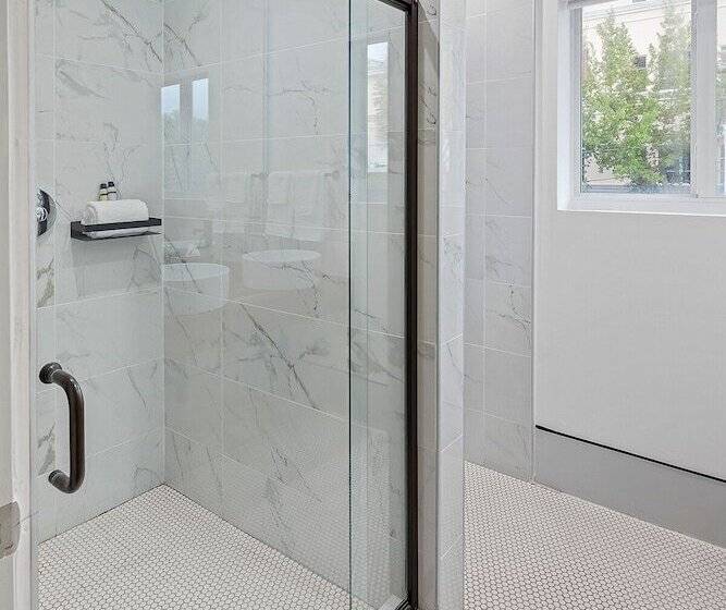 فندق على الطريق Ocean Treasure Beachside Suites