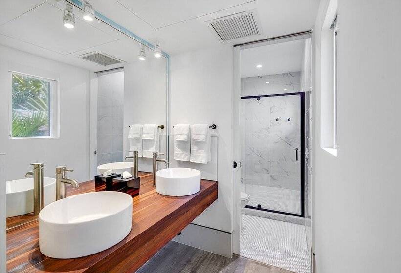 فندق على الطريق Ocean Treasure Beachside Suites