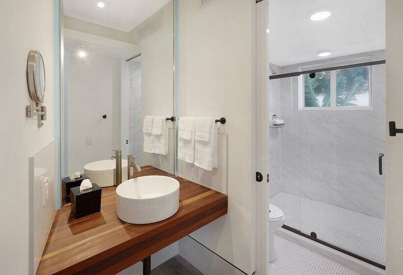 فندق على الطريق Ocean Treasure Beachside Suites