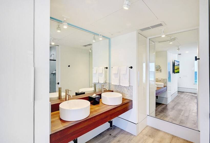 فندق على الطريق Ocean Treasure Beachside Suites