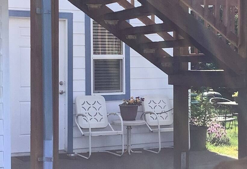 فندق على الطريق South Jetty Inn