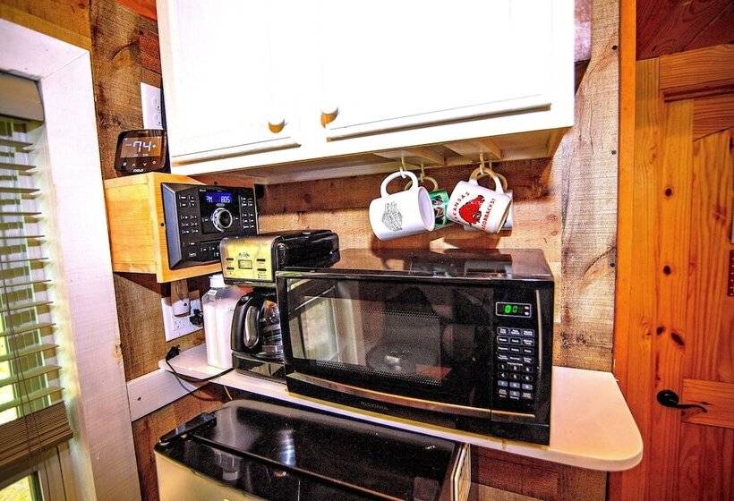 The Americana   Parker Creek Bend Cabins