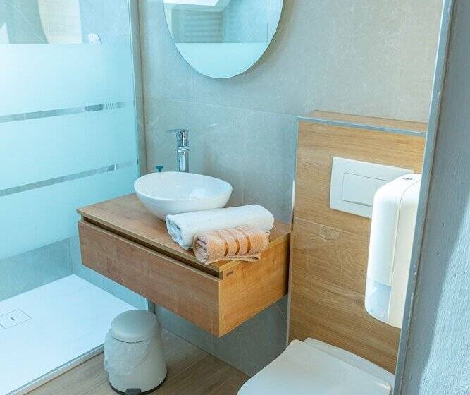 پانسیون Apartments Skok With Free Parking