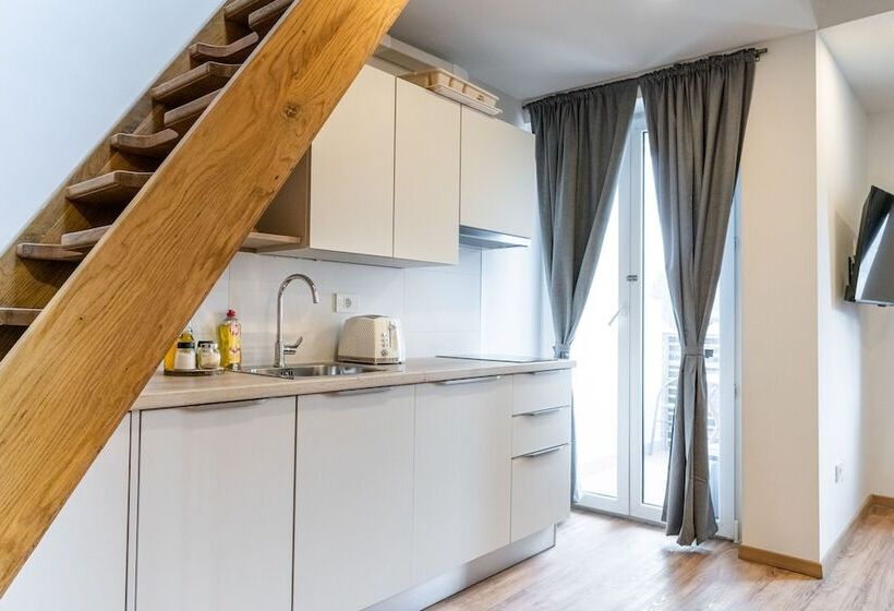 پانسیون Apartments Skok With Free Parking