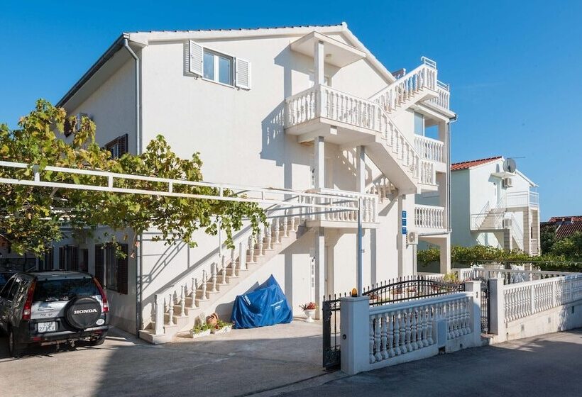 פנסיון Guesthouse Papica