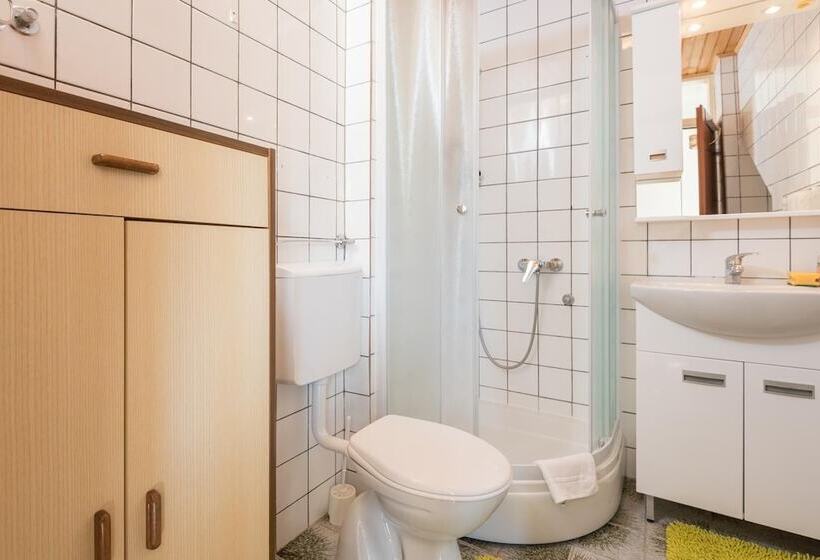 פנסיון Guesthouse Papica