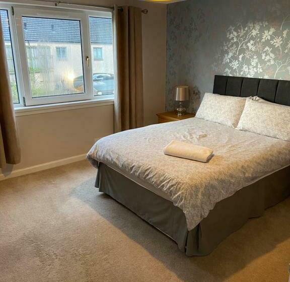 פנסיון Ivy Cottage Serviced Accommodation