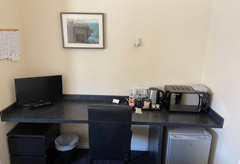 פנסיון Ivy Cottage Serviced Accommodation