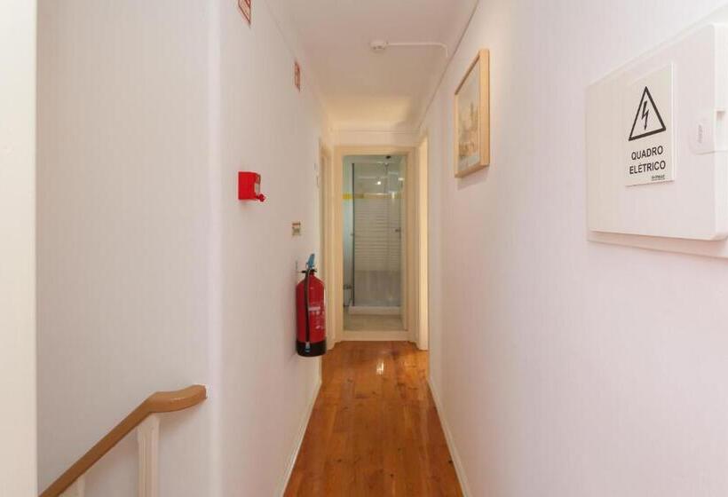 پانسیون Mouralua