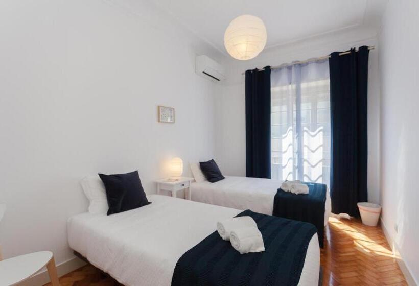 پانسیون Mouralua