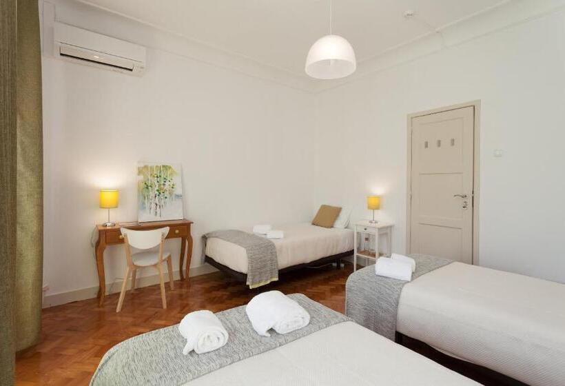 پانسیون Mouralua