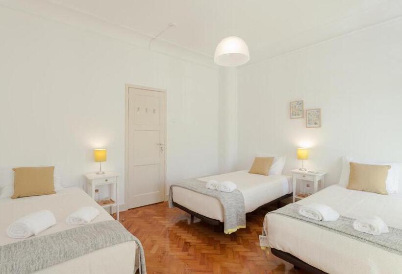 پانسیون Mouralua