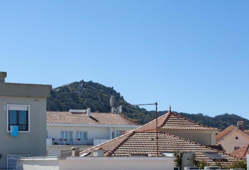 پانسیون Mouralua