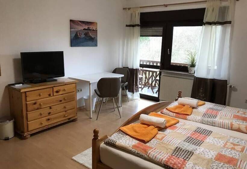 بنسيون Privatzimmer König