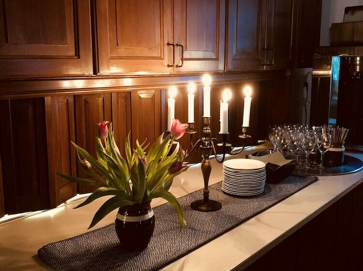 Rättviksgårdens Vandrarhem   Hostel