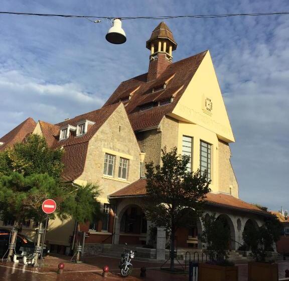 הוסטל Auberge Riva Bella