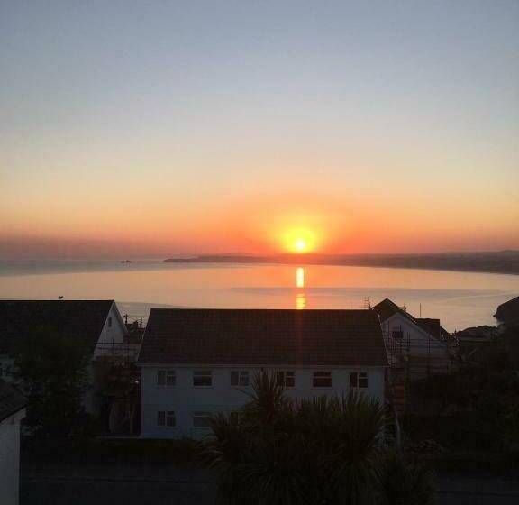 ベッドアンドブレックファースト Coast Accommodation