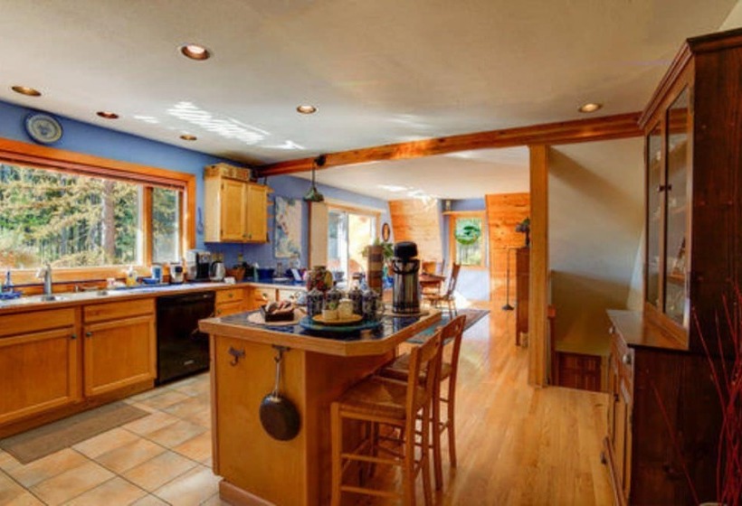 مبيت وإفطار Moss Mountain Inn