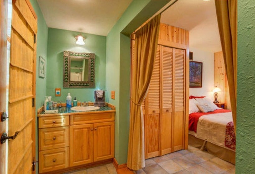 مبيت وإفطار Moss Mountain Inn