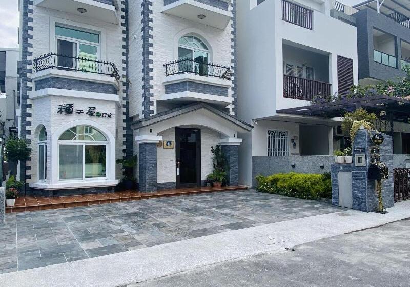 تختخواب و صبحانه Seed House