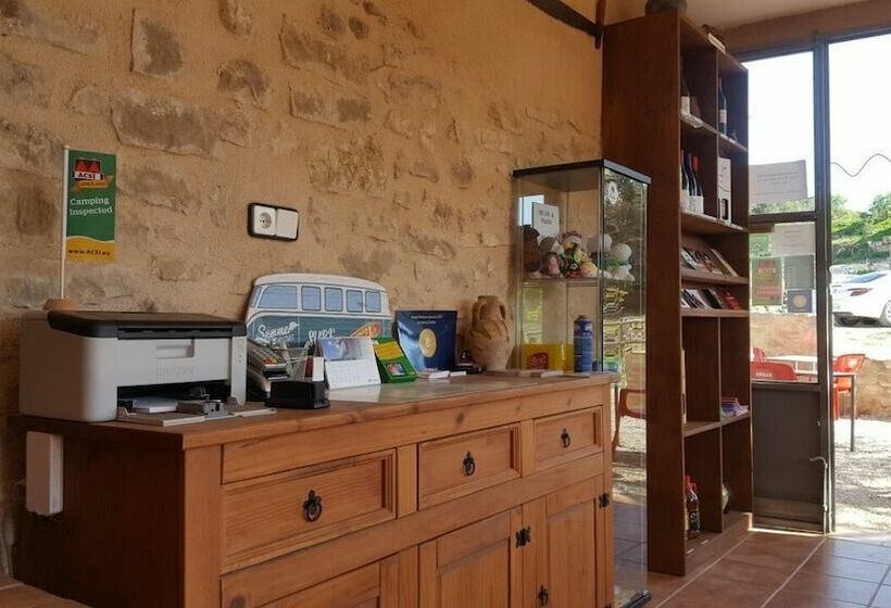 ホテル Camping El Roble