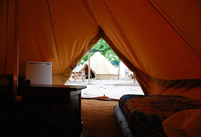 ホテル Camping El Roble