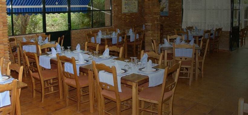 هتل Aranjuez Camping & Bungalows