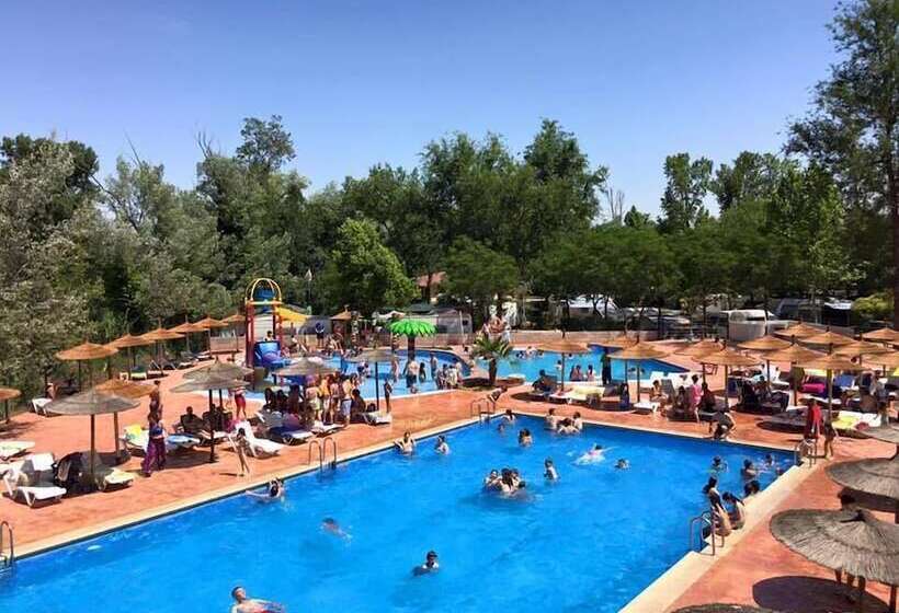 هتل Aranjuez Camping & Bungalows