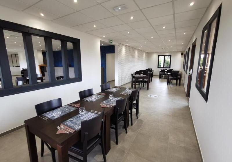 ホテル Kyriad Sens