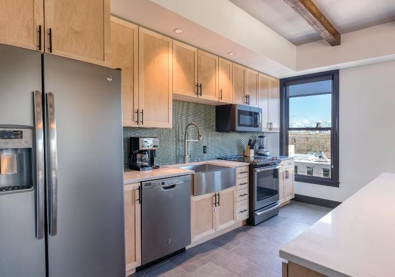 هتل Worldmark Portland Waterfront Park