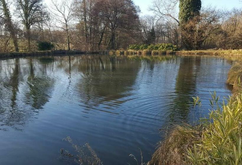 ペンション Camden House