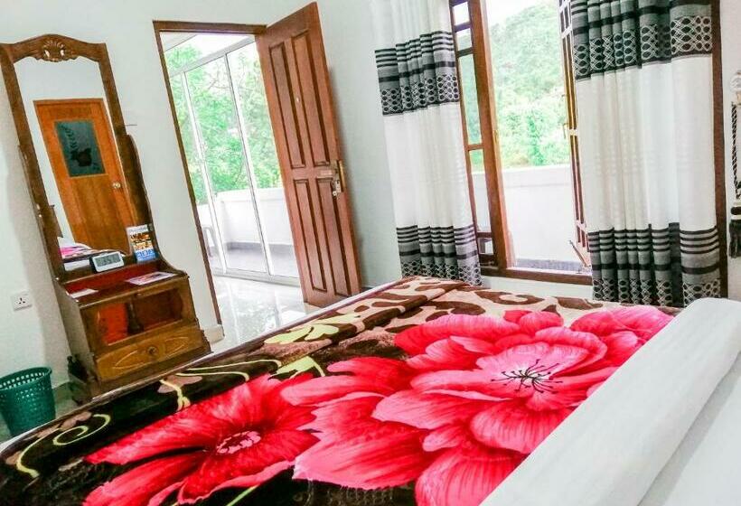 Пансион Heaven Hills Guest House