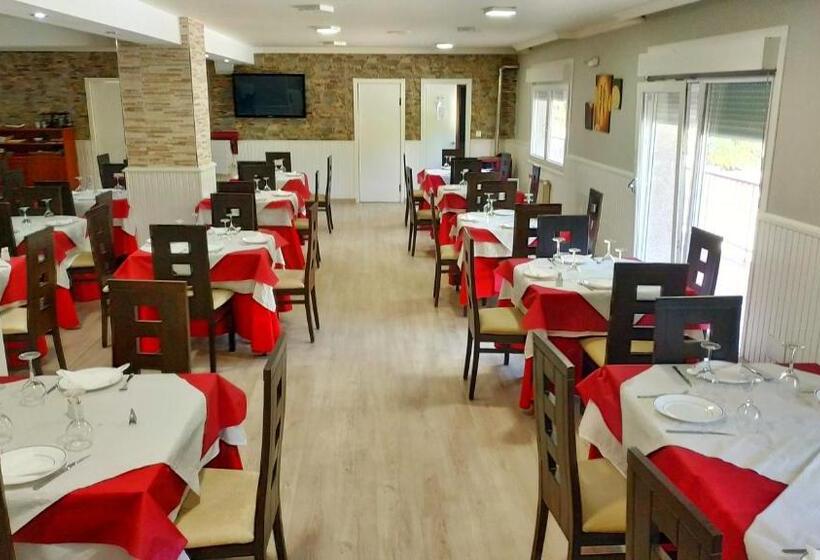 פנסיון Hostal Montreal