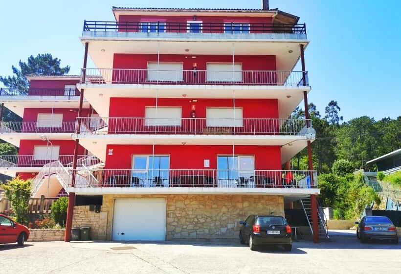 פנסיון Hostal Montreal