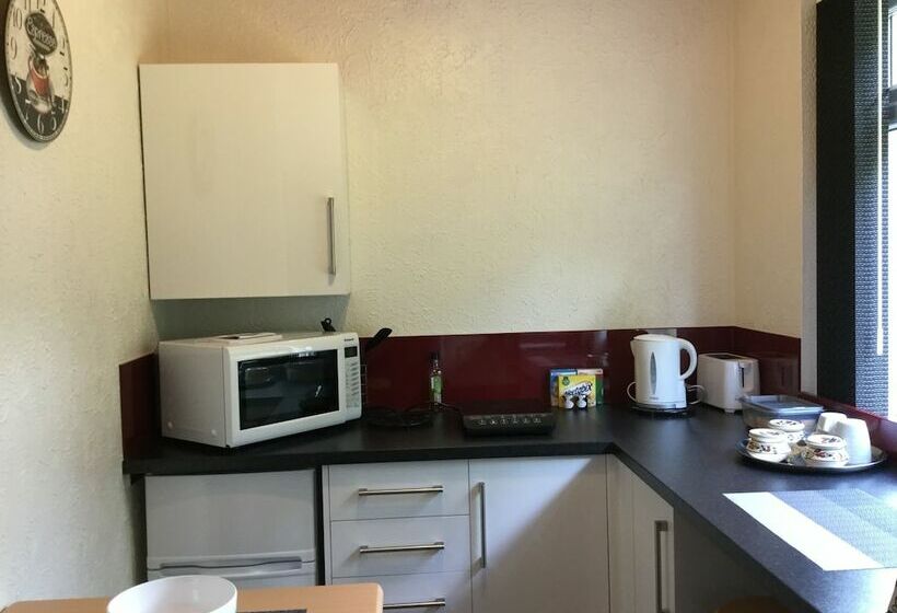 بنسيون Southcroft