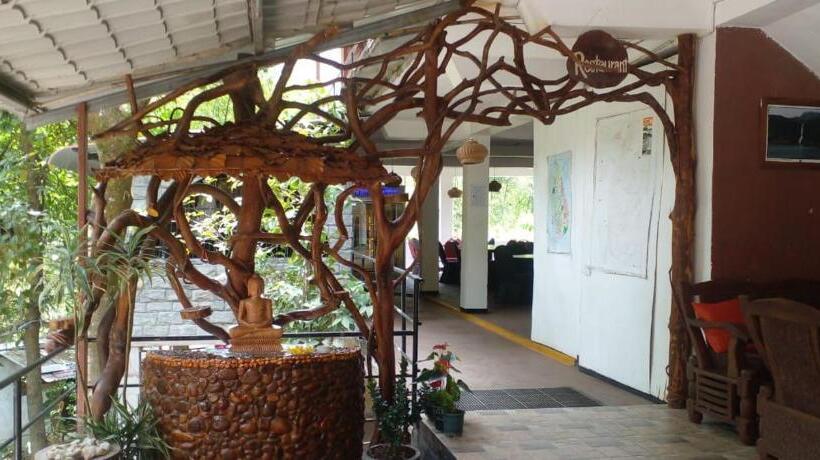 Пансион White House Adam`s Peak