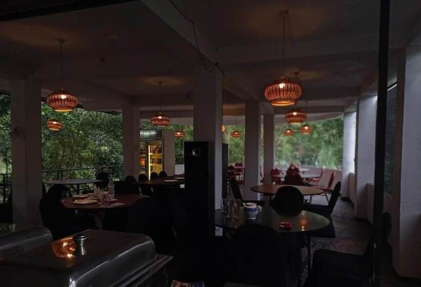 Пансион White House Adam`s Peak