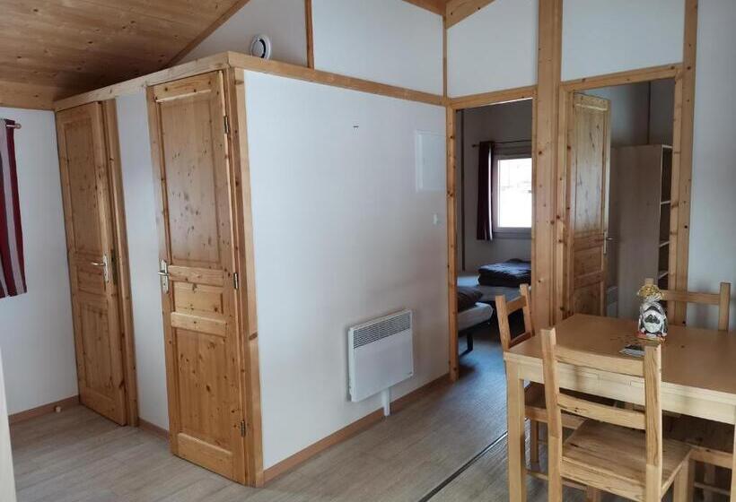 리조트 Les Chalets Du Hautforez