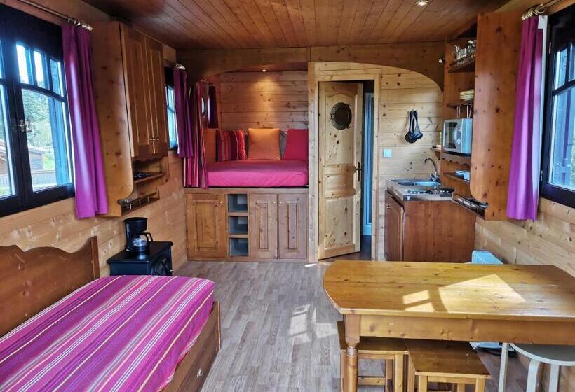 리조트 Les Chalets Du Hautforez