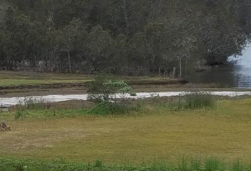 Tabourie Lake Motel