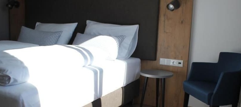 Отель Landgasthof Brunnthal